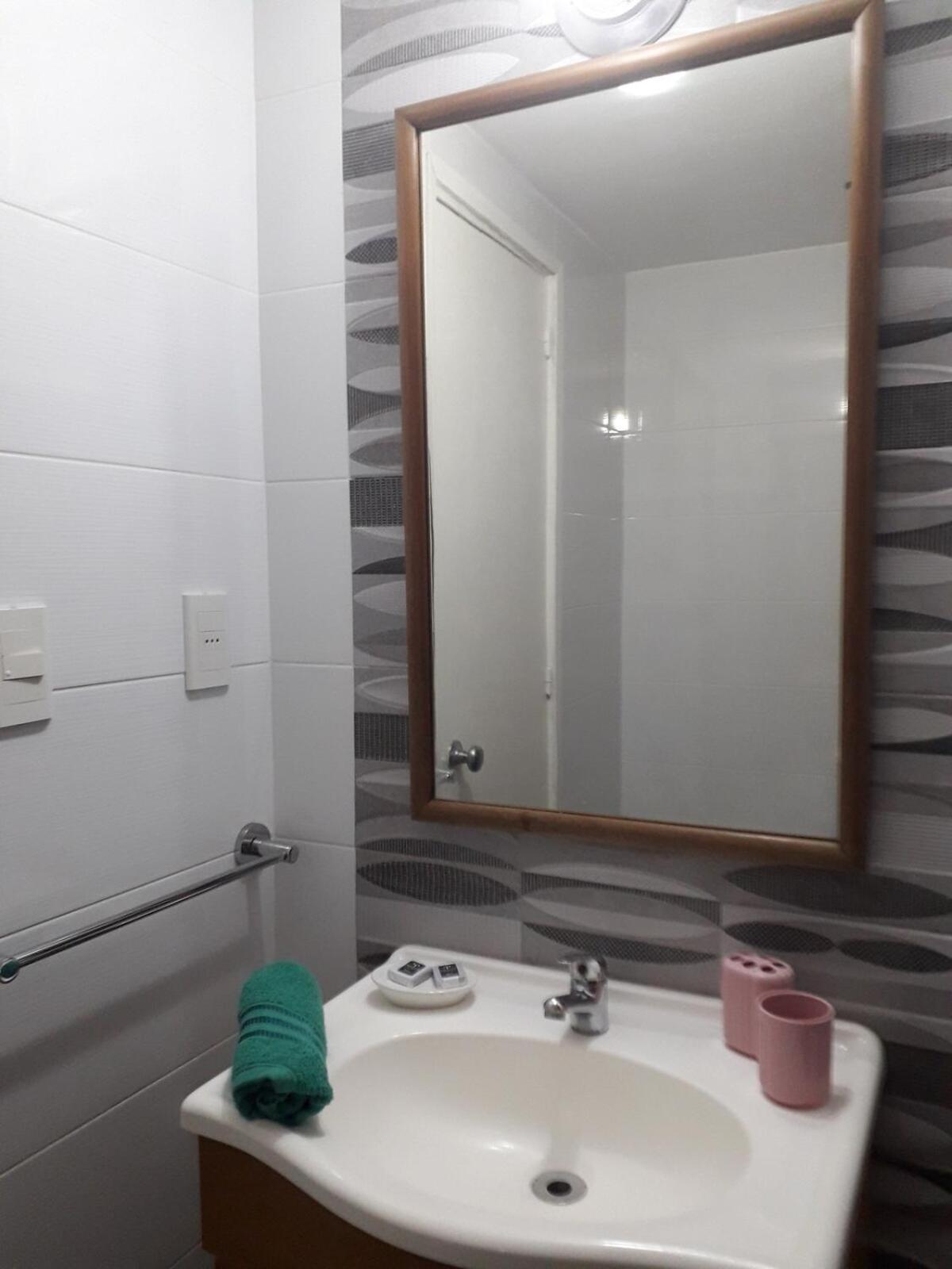 A 300 Metros Del Mar En Malvin, Apartamento Montevideo